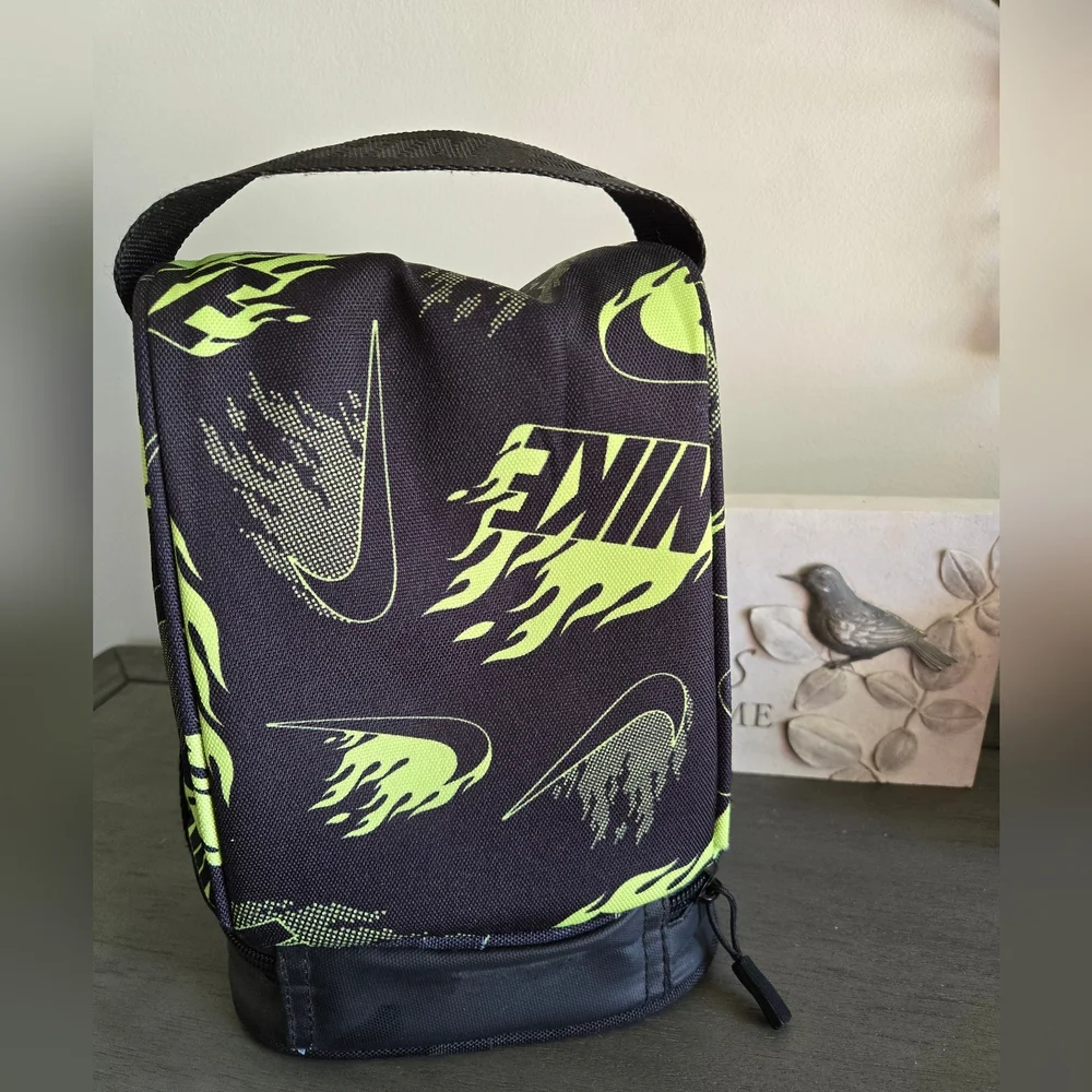 Nike Insulated Lunch Box - Picture 6 of 9